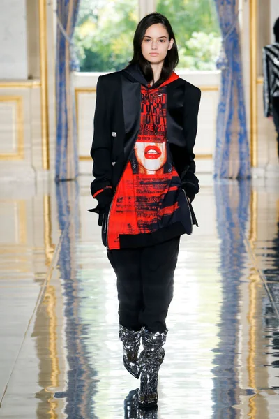 Look 77